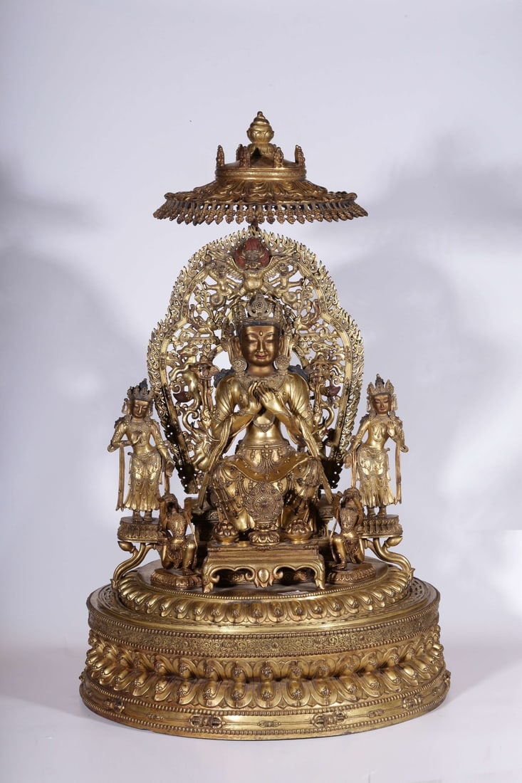 An Exquisite Gilt Bronze Buddha Statue (1 of 18)