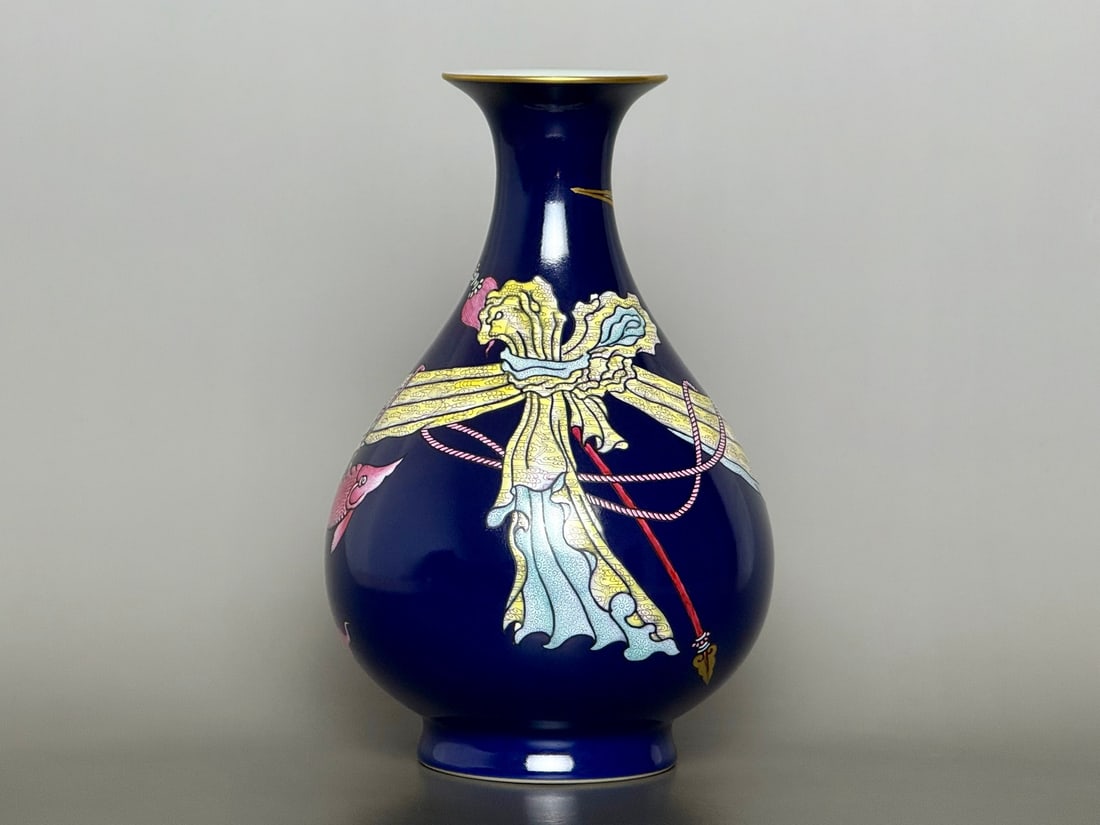 An Exquisite Ji Blue Glazed Painted Gold Vase: An Exquisite Ji Blue Glazed Painted Gold Vase Qing Dynasty, China Kangxi Six-character Mark