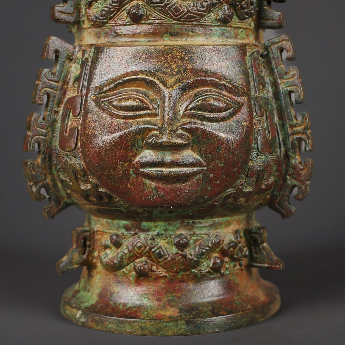An Exquisite Bronze Human Face Pattern Vase - 6