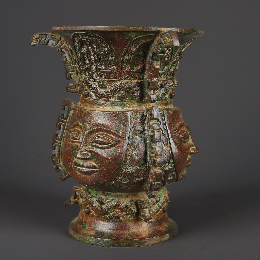 An Exquisite Bronze Human Face Pattern Vase - 7
