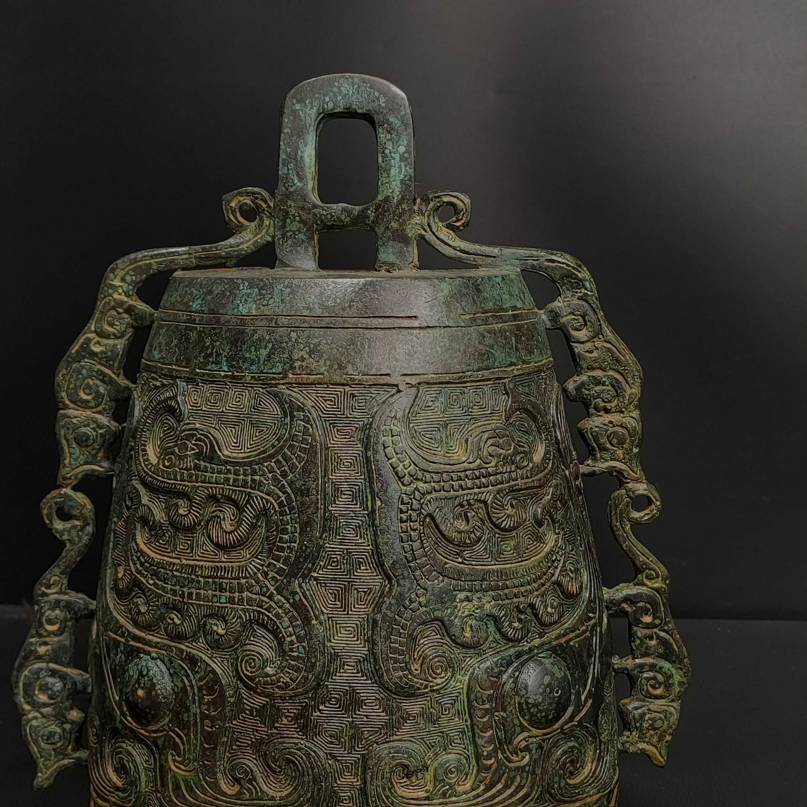 An Exquisite Bronze Dragon Pattern Ornament - 2