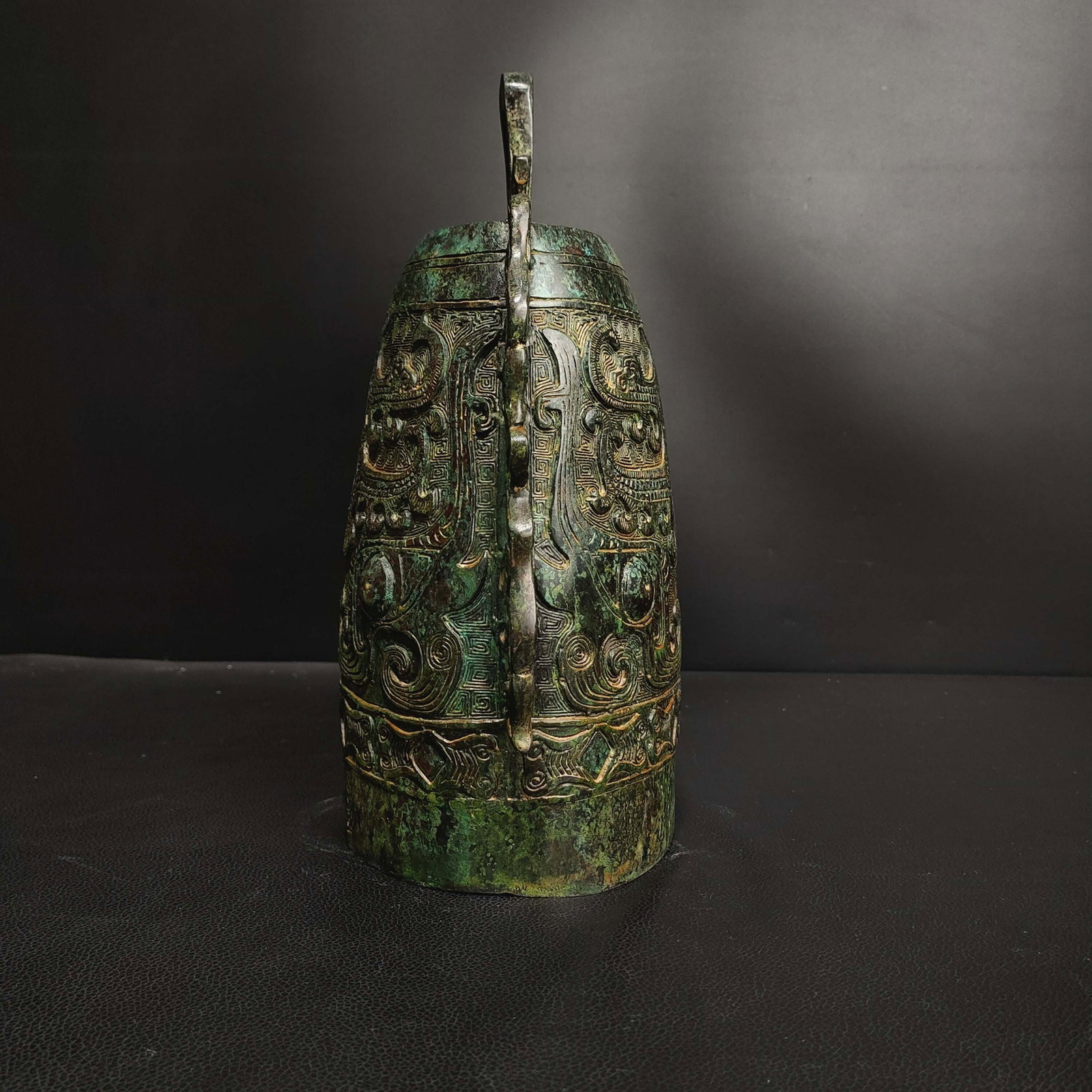 An Exquisite Bronze Dragon Pattern Ornament - 7