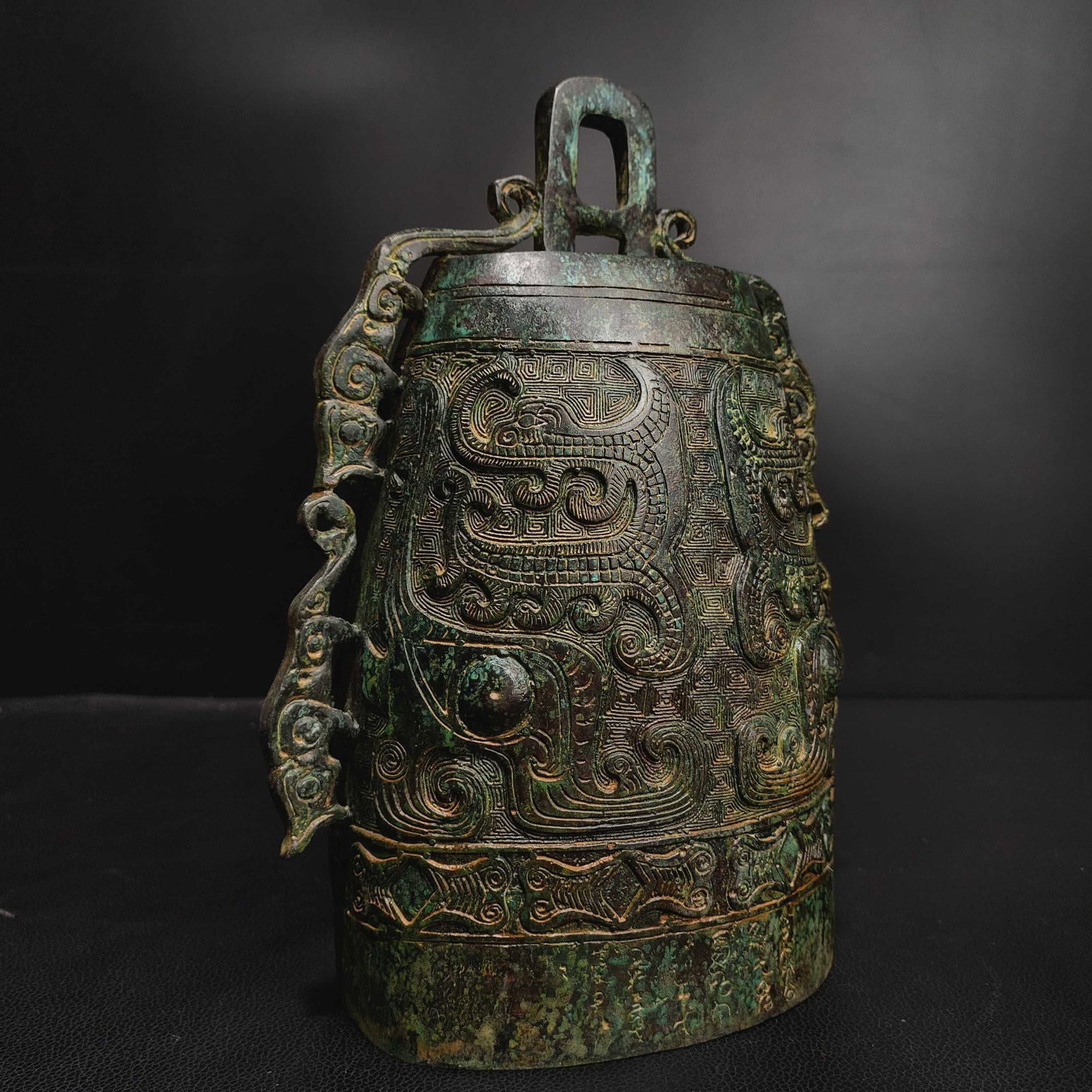 An Exquisite Bronze Dragon Pattern Ornament - 8