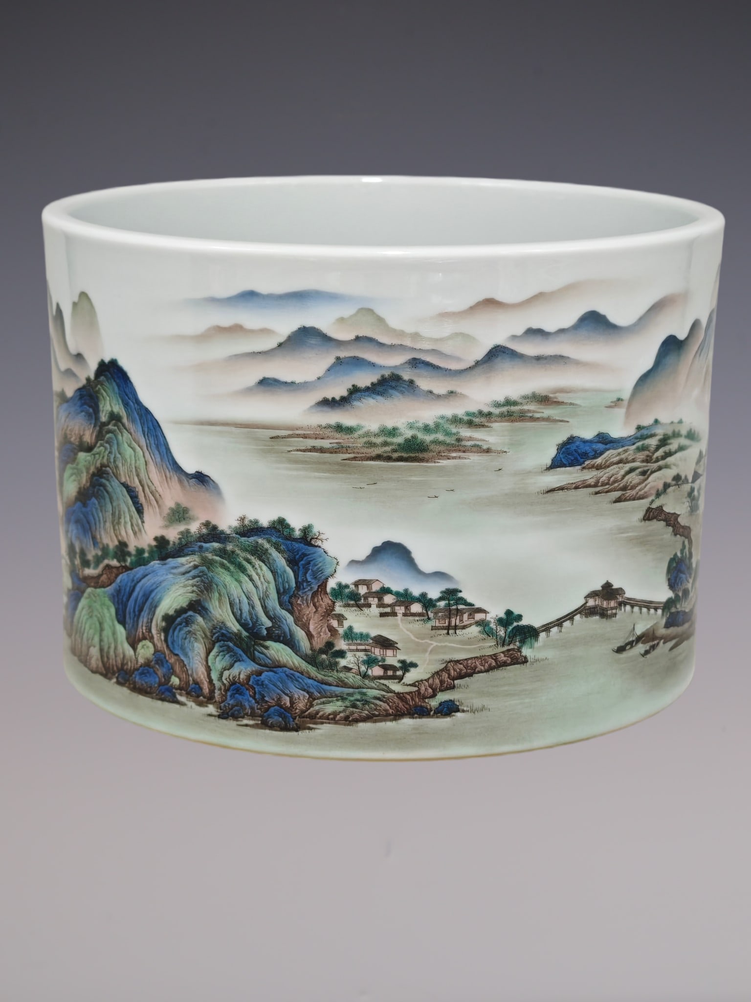 An Exquisite Enamel Landscape Pattern Brush Pot: An Exquisite Enamel Landscape Pattern Brush Pot Qing Dynasty, China Qianlong Six-character Mark Size:7.4inx10.6in珐琅彩千里江山图笔海