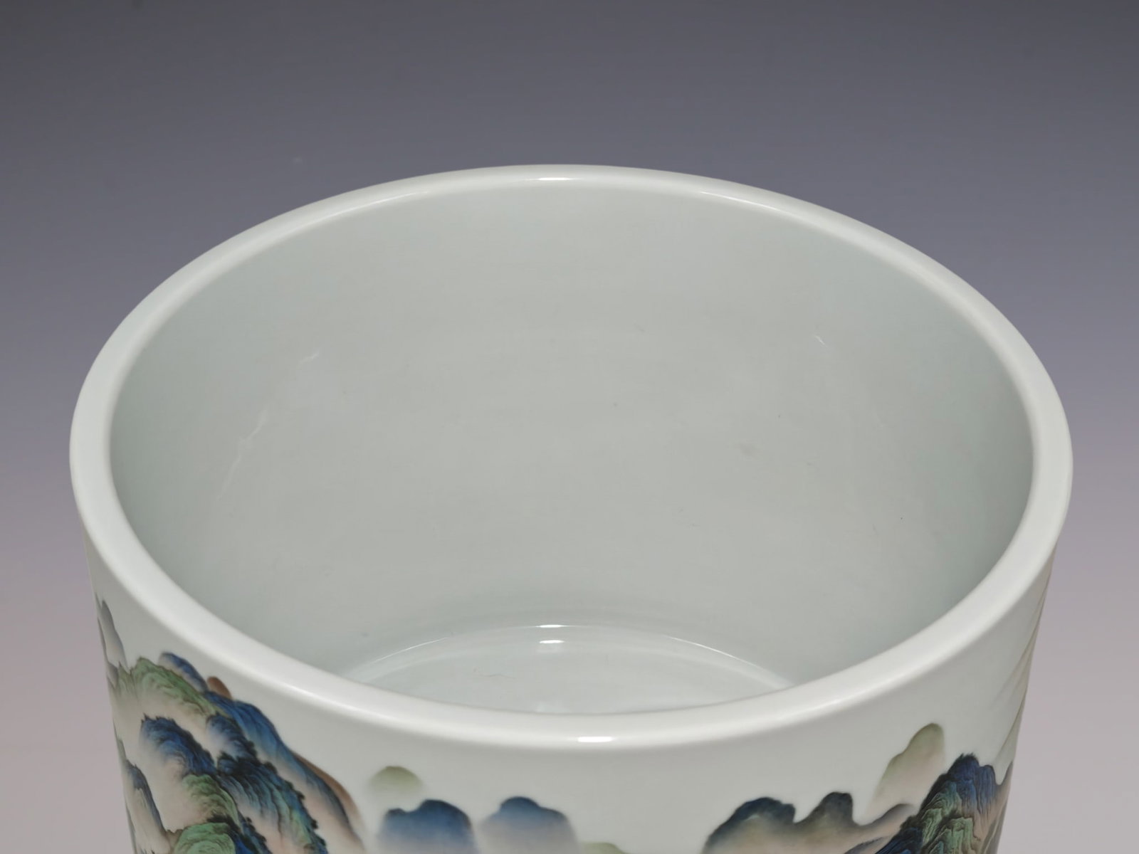 An Exquisite Enamel Landscape Pattern Brush Pot - 7