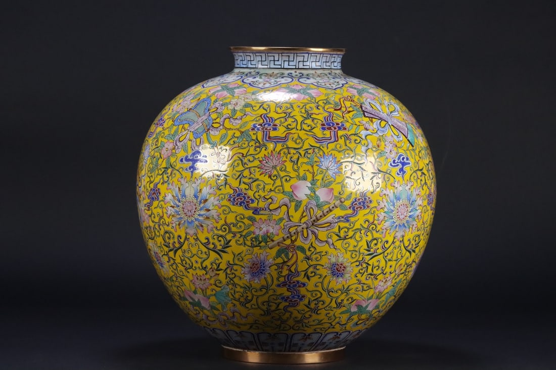 An Exquisite Bronze Painted Enamel Lotus Pattern Eight Treasures Pattern Jar (1 of 13)