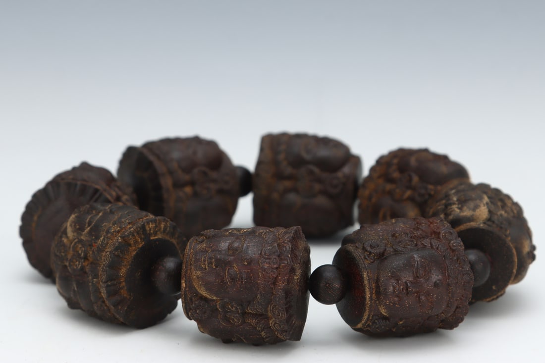 An Exquisite Eaglewood Bracelets - 5