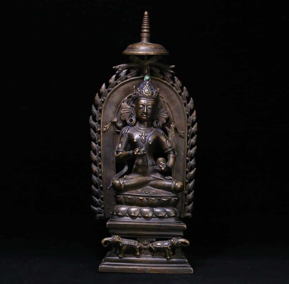 An Exquisite Bronze Inlaid Silver Statue of Vajrasattva: An Exquisite Bronze Inlaid Silver Statue of Vajrasattva Song Dynasty, China Size:14.6inx6.2inx4.3in Weight:3478g铜嵌银金刚萨埵造像