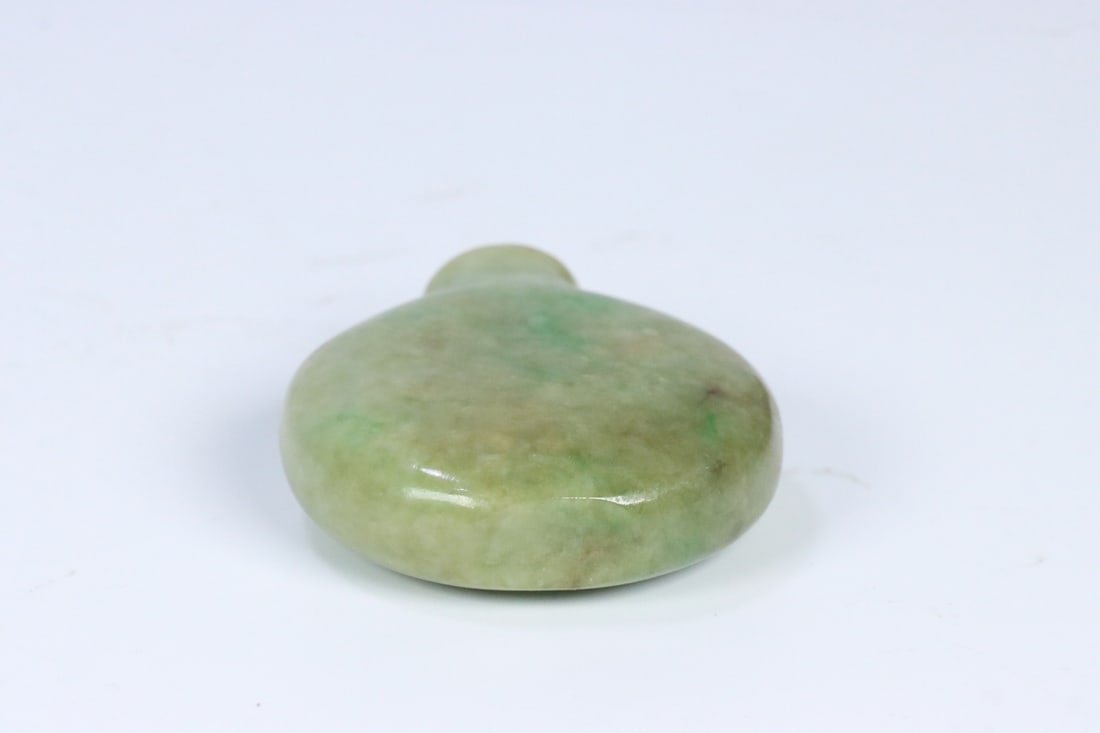 An Exquisite Jadeite Snuff Bottle - 7