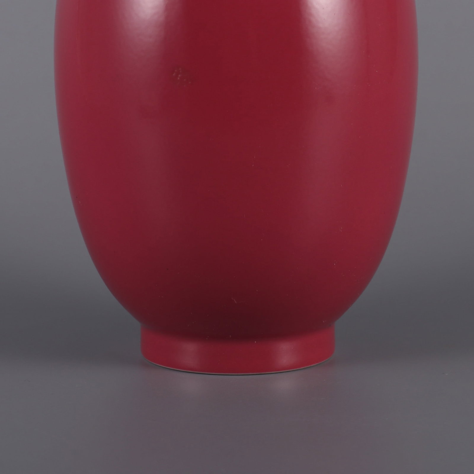 An Exquisite Ruby Red-Glazed Vase - 4