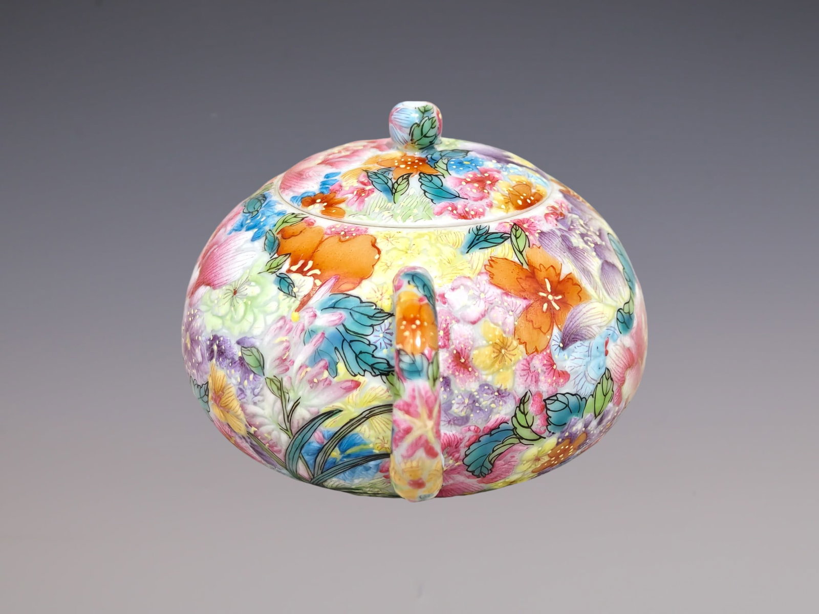An Exquisite Enamel Flower Pattern Teapot - 5