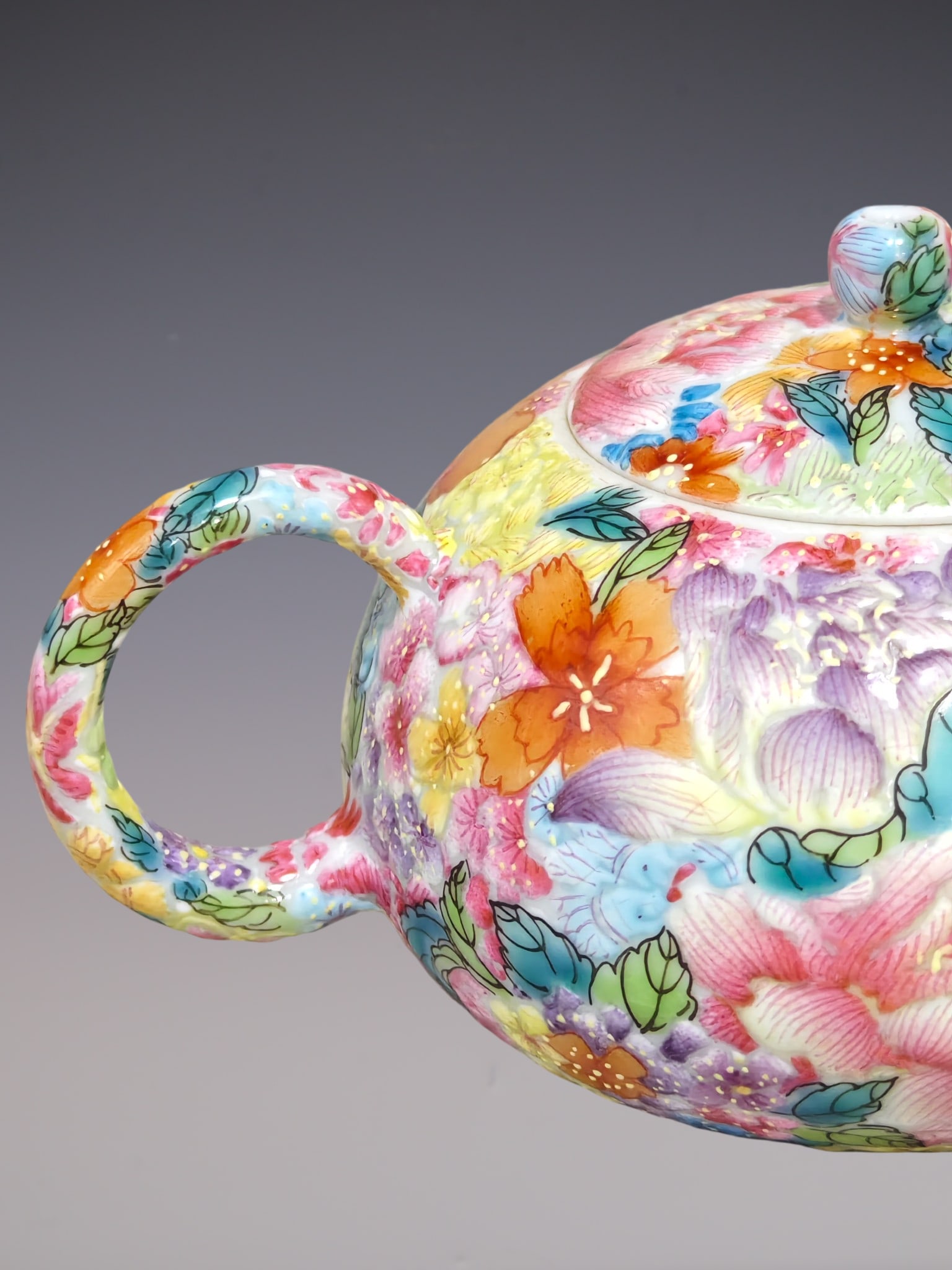An Exquisite Enamel Flower Pattern Teapot - 7