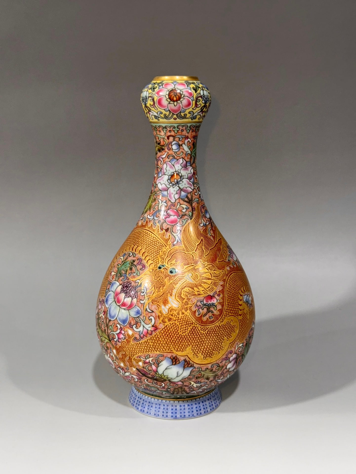 An Exquisite Famille-Rose Painted Gold Dragon Pattern Lotus Pattern Vase: An Exquisite Famille-Rose Painted Gold Dragon Pattern Lotus Pattern Vase Qing Dynasty, China Qianlong Six-character Mark