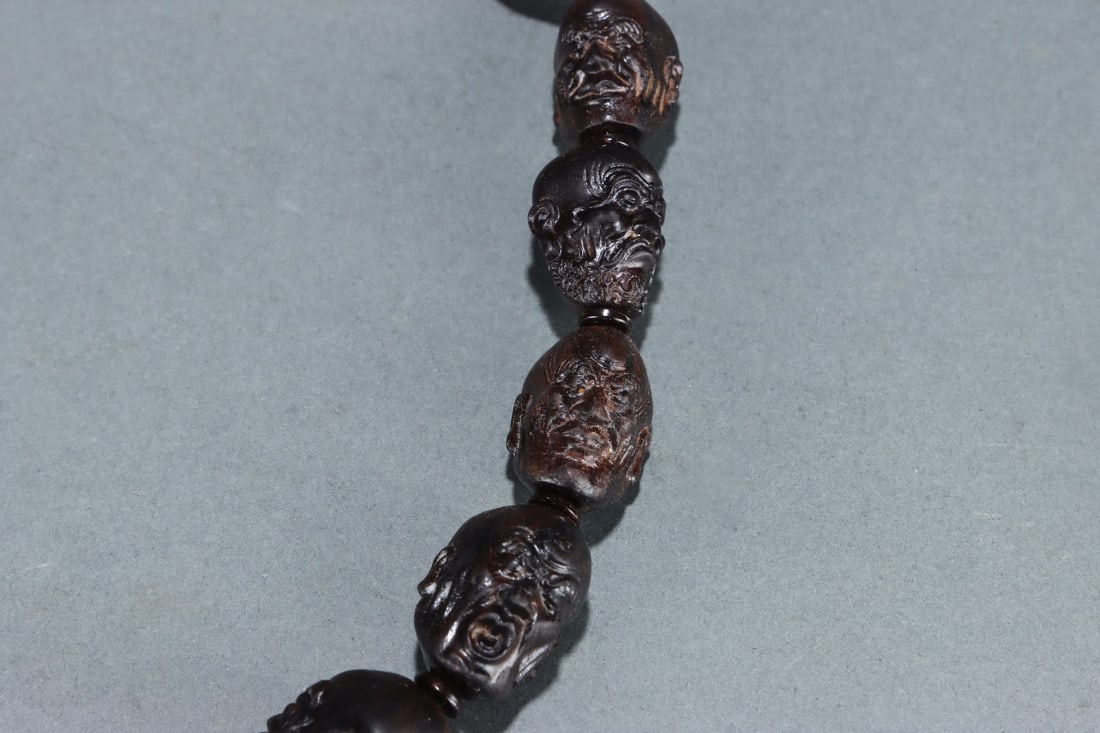 An Exquisite Eaglewood Bracelets - 6
