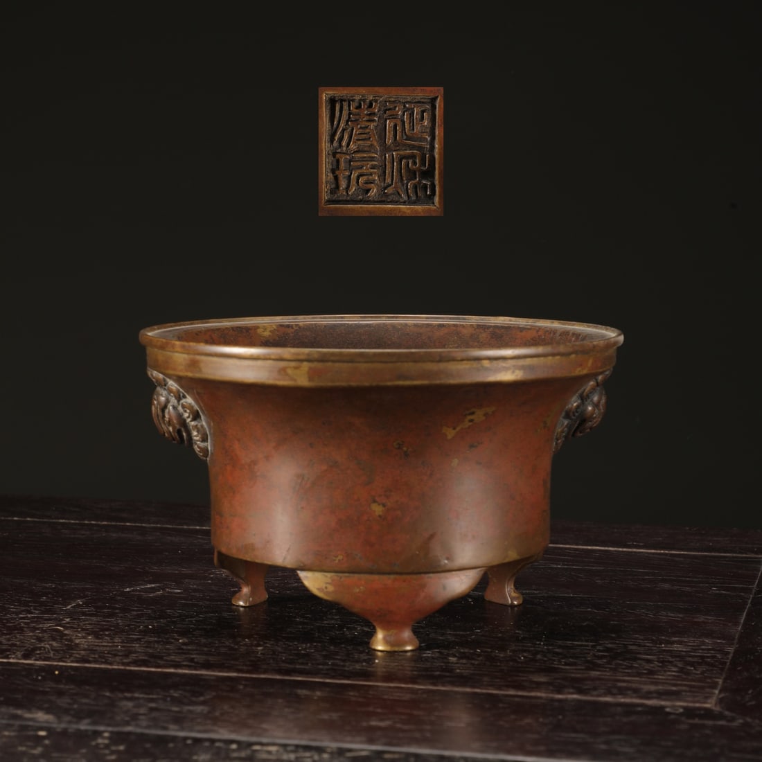 An Exquisite Bronze Double-Ears and Tripod Censer: An Exquisite Bronze Double-Ears and Tripod Censer Qing Dynasty, China Size:3inx5in Weight:1050g铜天鸡耳法盏炉 中国清代