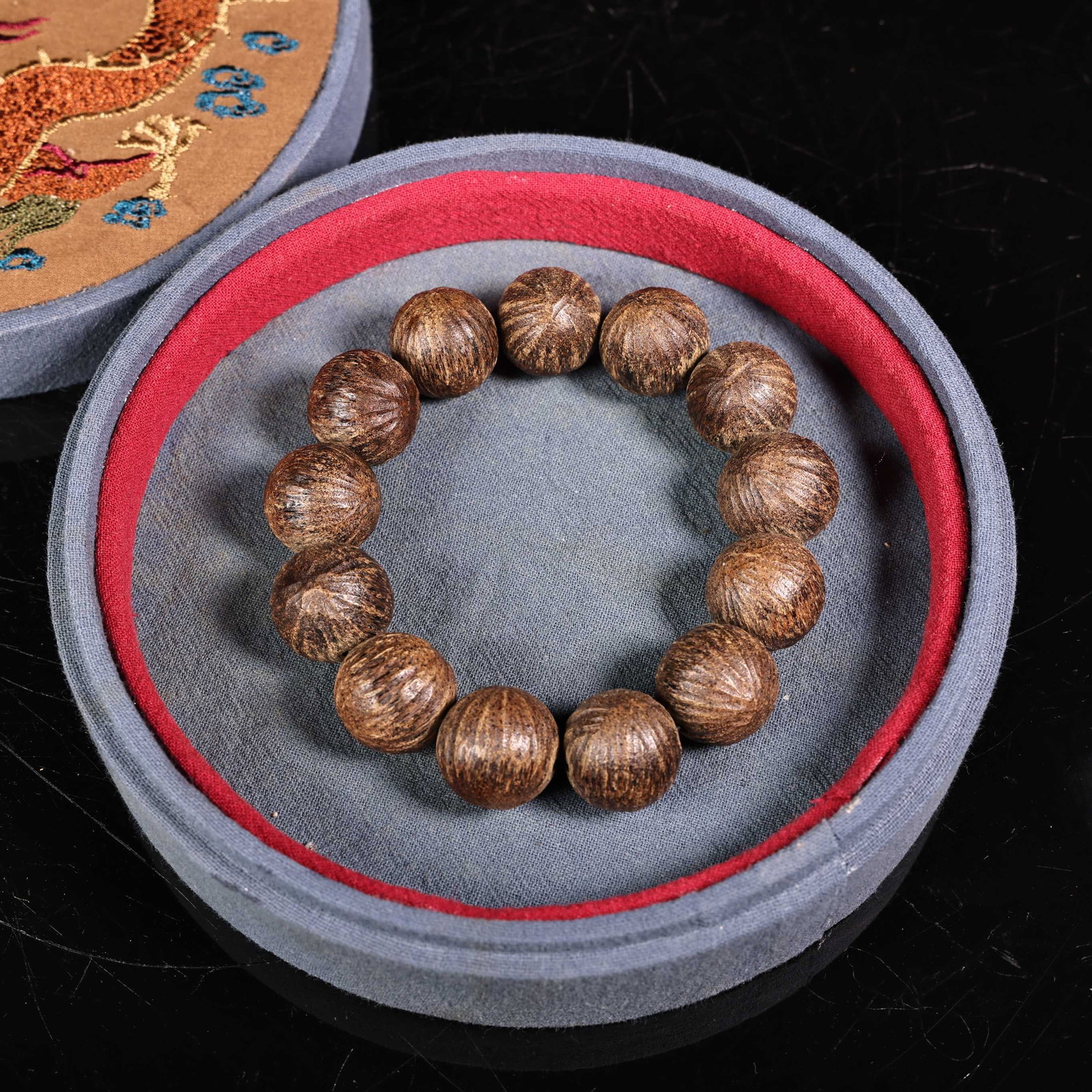 An Exquisite Eaglewood Bracelets - 2