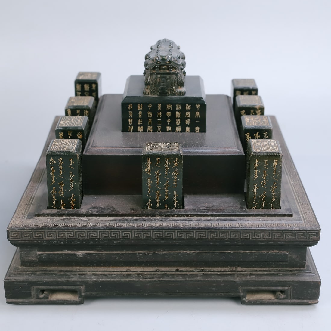 A Set of Fine Jasper Painted Gold with poem Auspicious Beast Seal: A Set of Fine Jasper Painted Gold with poem Auspicious Beast Seal Qing Dynasty, China Size:9.8inx11.8inx10.6in Size:2.8inx1.6in Size:3.5inx3.5in