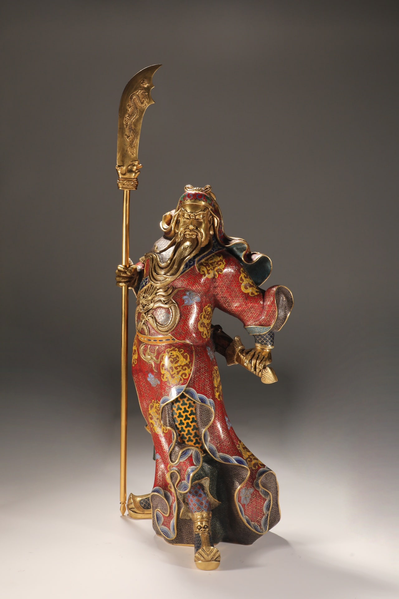 An Exquisite Cloisonne Guanyu: An Exquisite Cloisonne Guanyu Qing Dynasty, China Qianlong Four-character Mark Size:25.2inx10.6in Weight:12kg景泰蓝关公像 中国清代