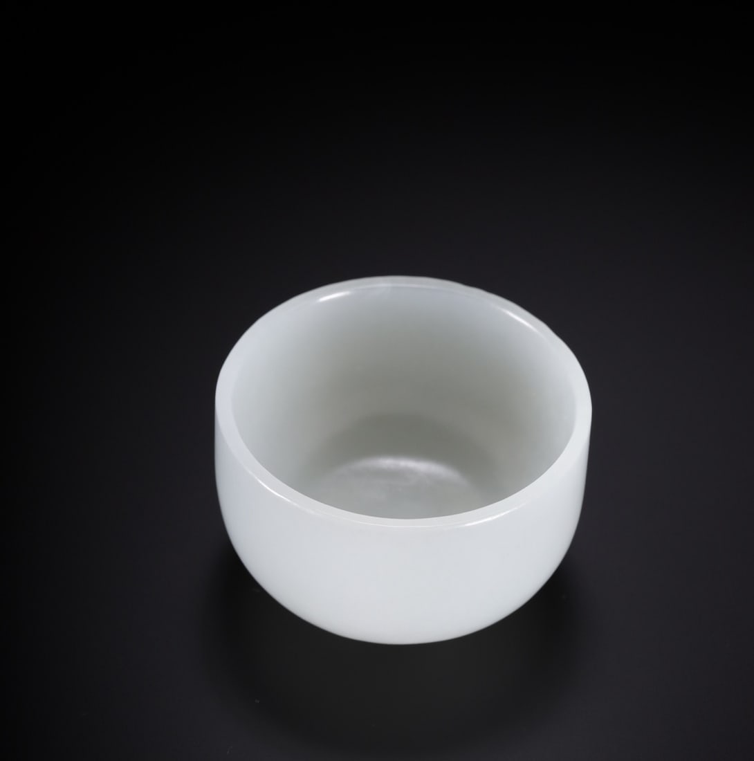 An Exquisite White Jade Cup - 3