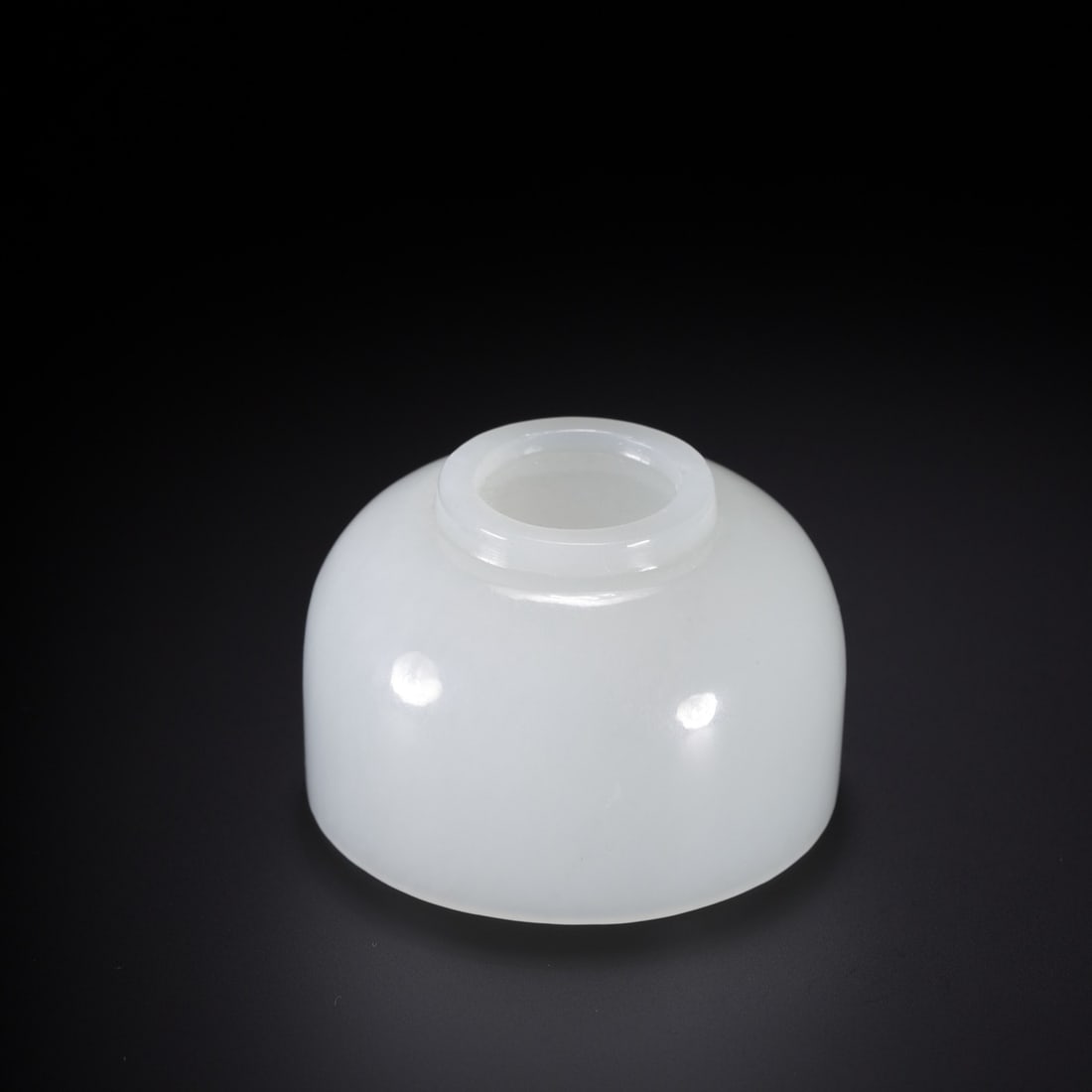 An Exquisite White Jade Cup - 4
