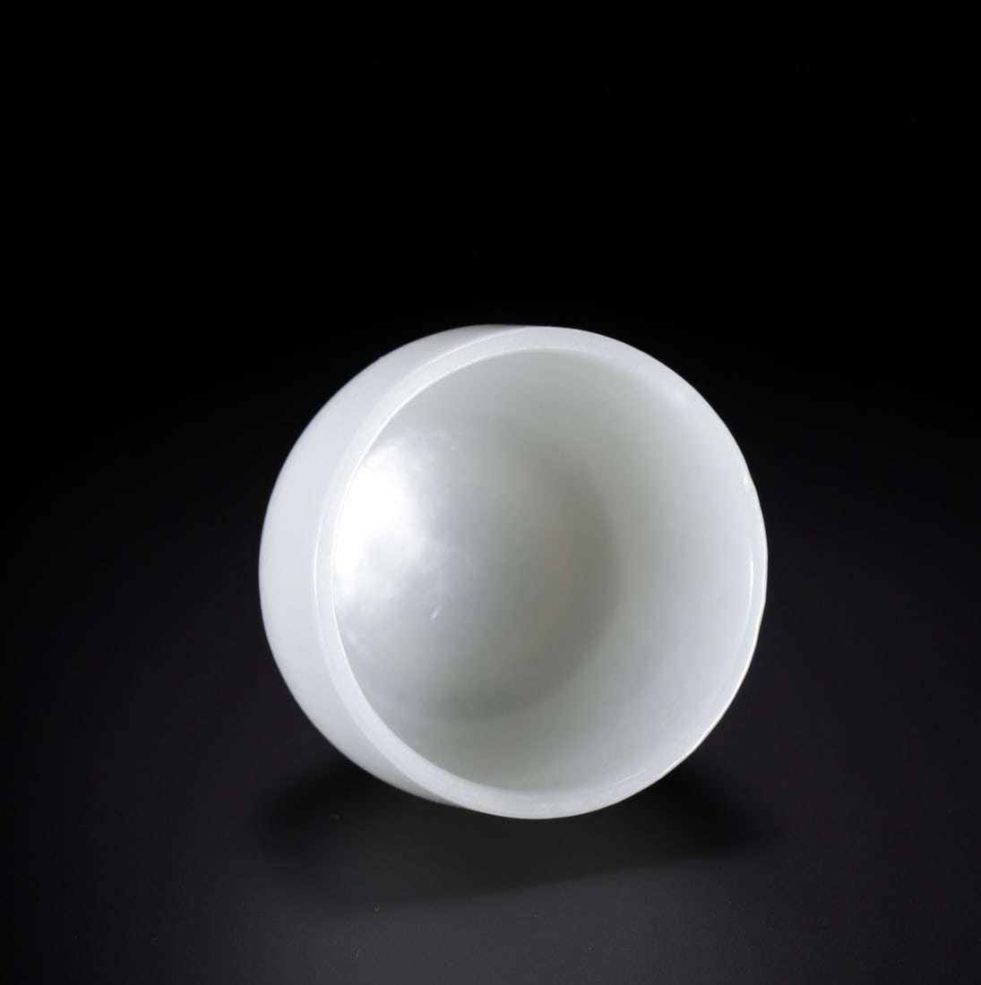 An Exquisite White Jade Cup - 5
