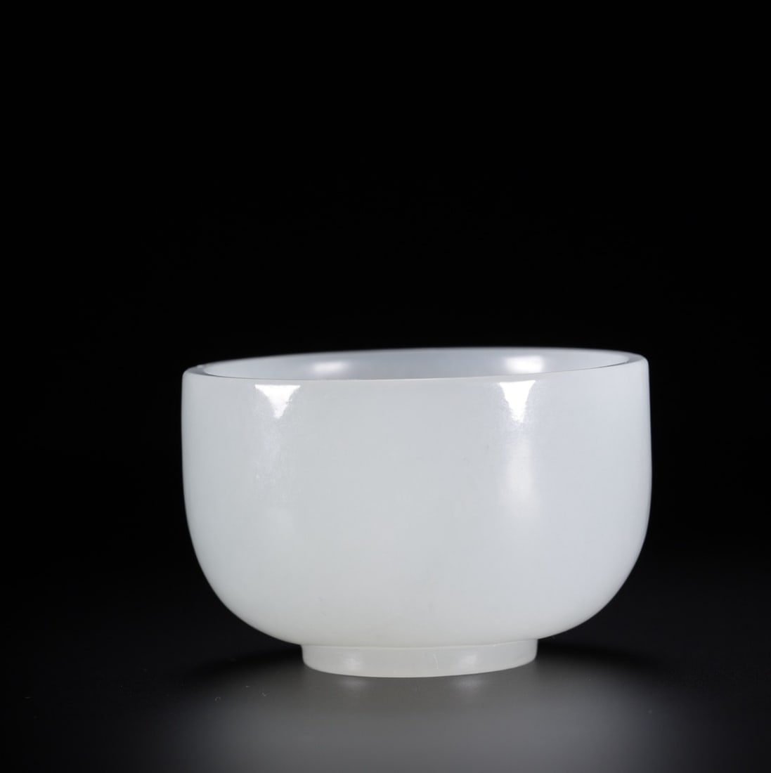 An Exquisite White Jade Cup - 8