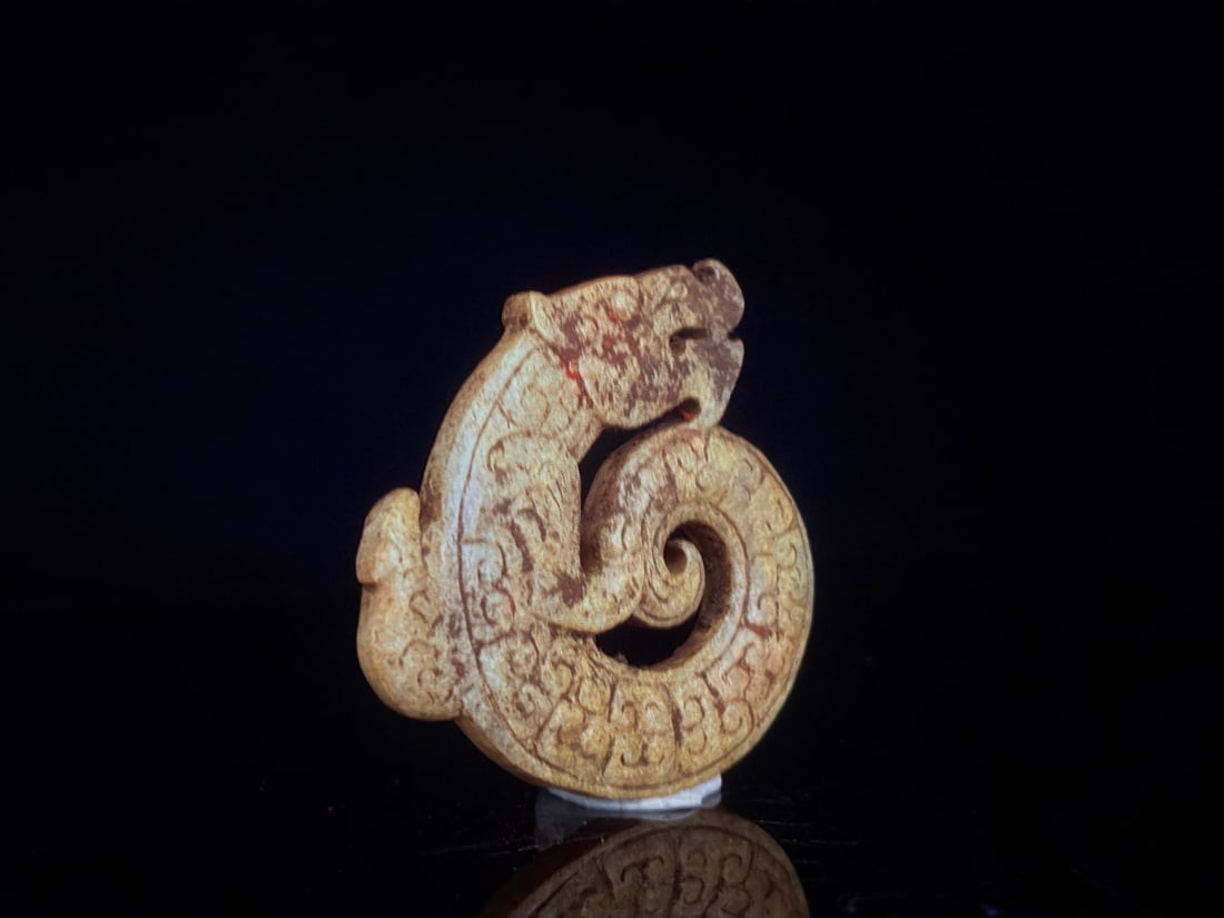 An Exquisite White Jade Dragon Pattern Pendant - 3