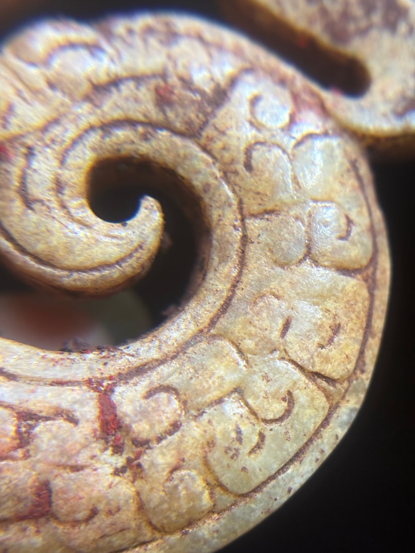An Exquisite White Jade Dragon Pattern Pendant - 9