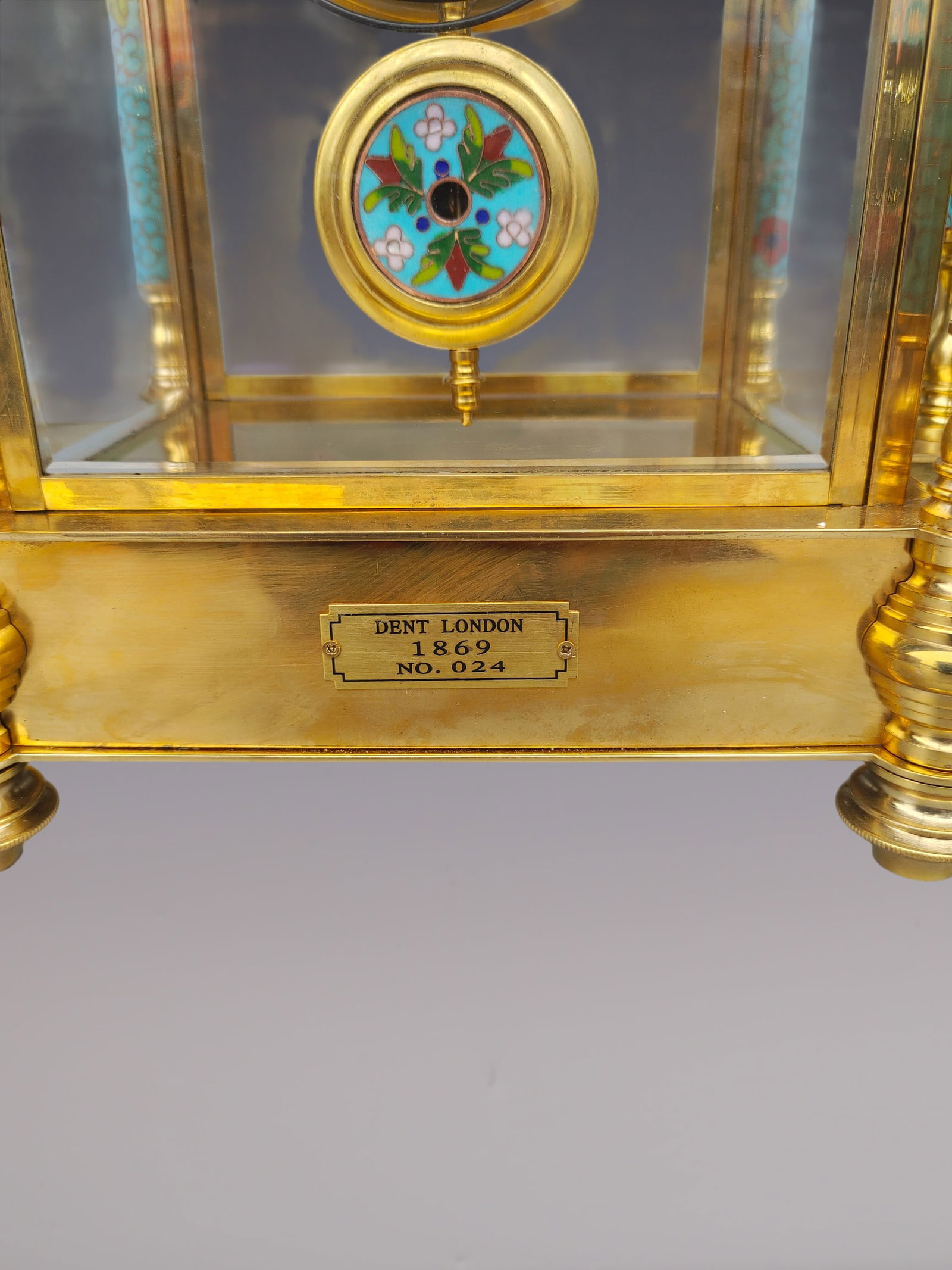 An Exquisite Gilt Bronze Lotus Pattern Clock - 9