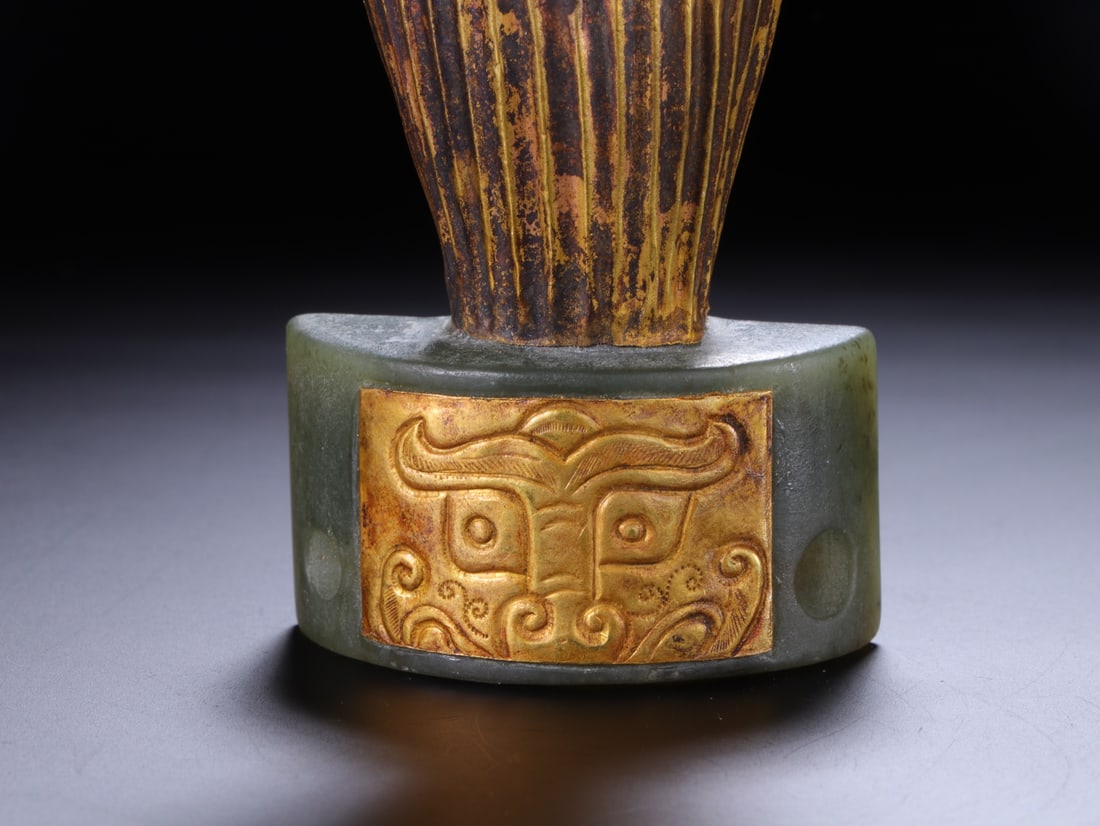 An Exquisite Jasper Beast-Face Pattern Ornament - 2