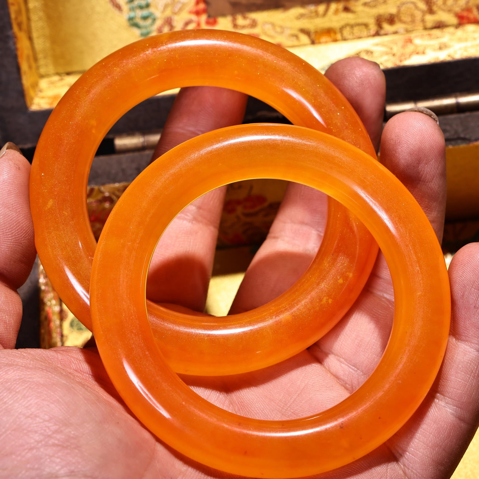 An Exquisite Jadeite Bracelets - 4