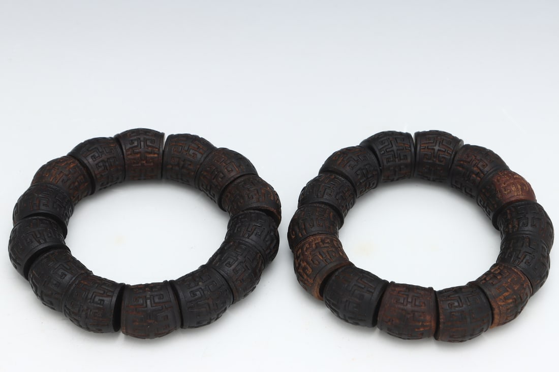 An Exquisite Eaglewood Bracelets - 3