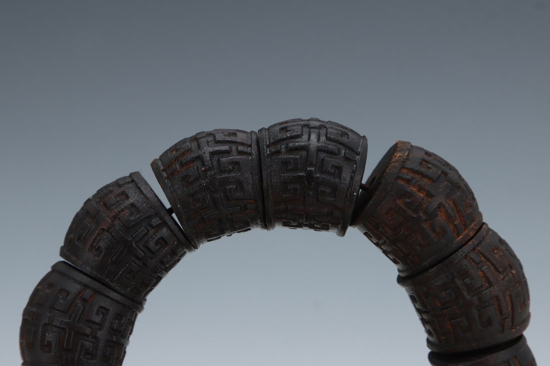 An Exquisite Eaglewood Bracelets - 8