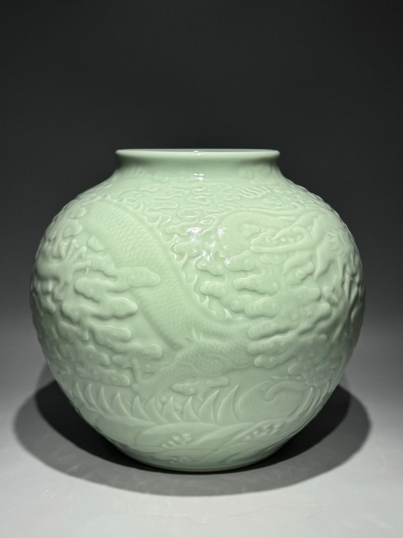 An Exquisite Celadon Glazed Dragon Pattern Jar - 3
