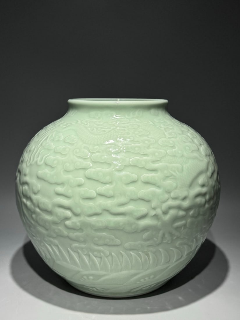 An Exquisite Celadon Glazed Dragon Pattern Jar - 5