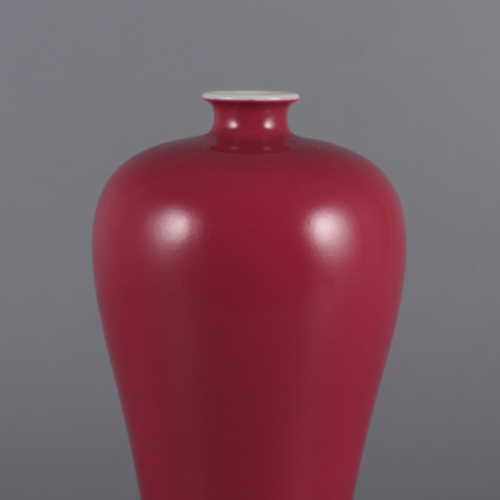 An Exquisite Ruby Red-Glazed Vase - 3