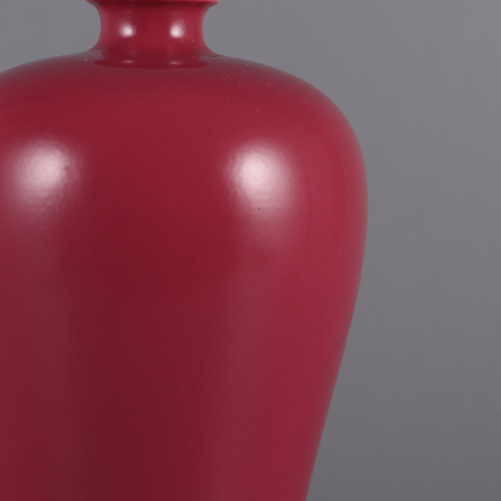 An Exquisite Ruby Red-Glazed Vase - 5