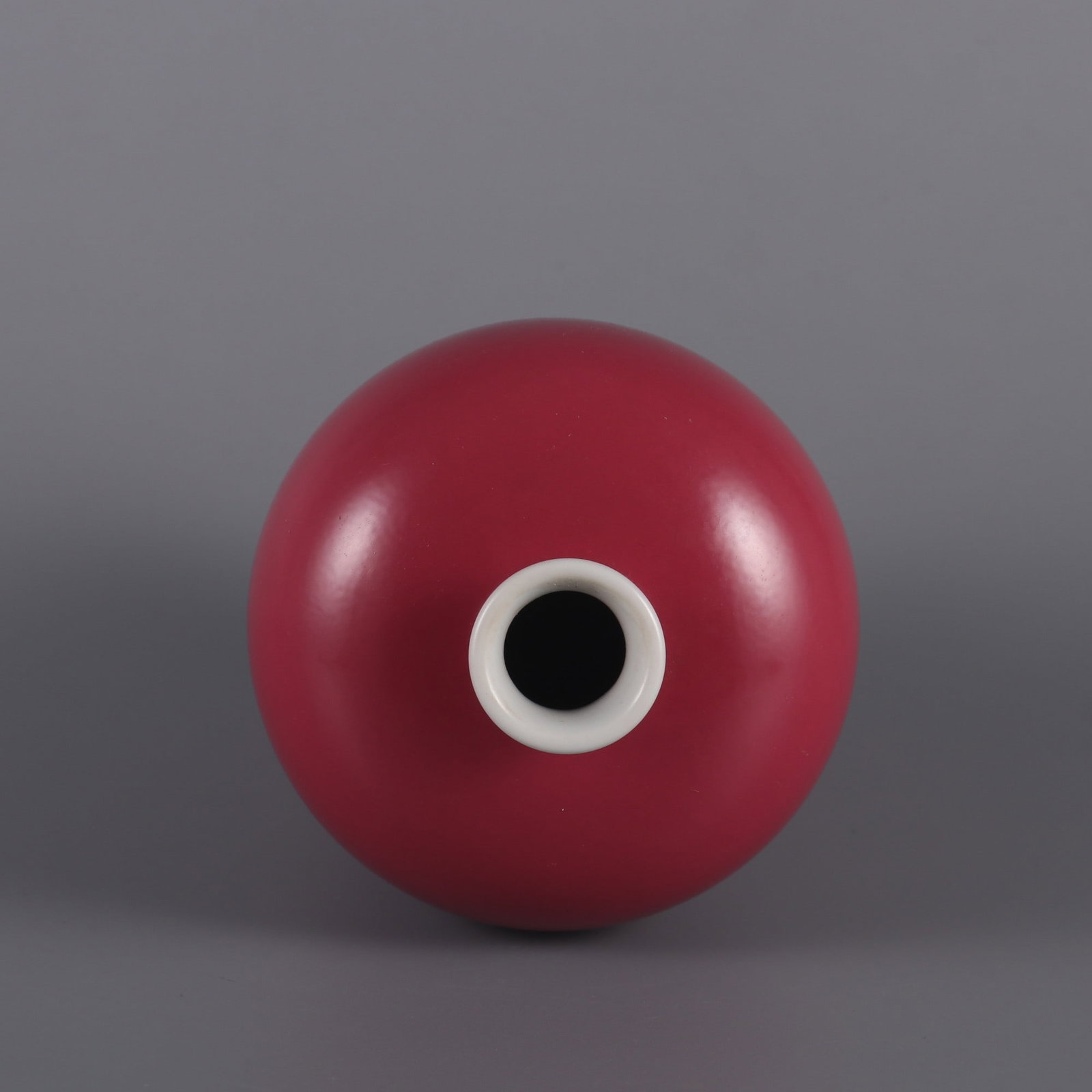An Exquisite Ruby Red-Glazed Vase - 7
