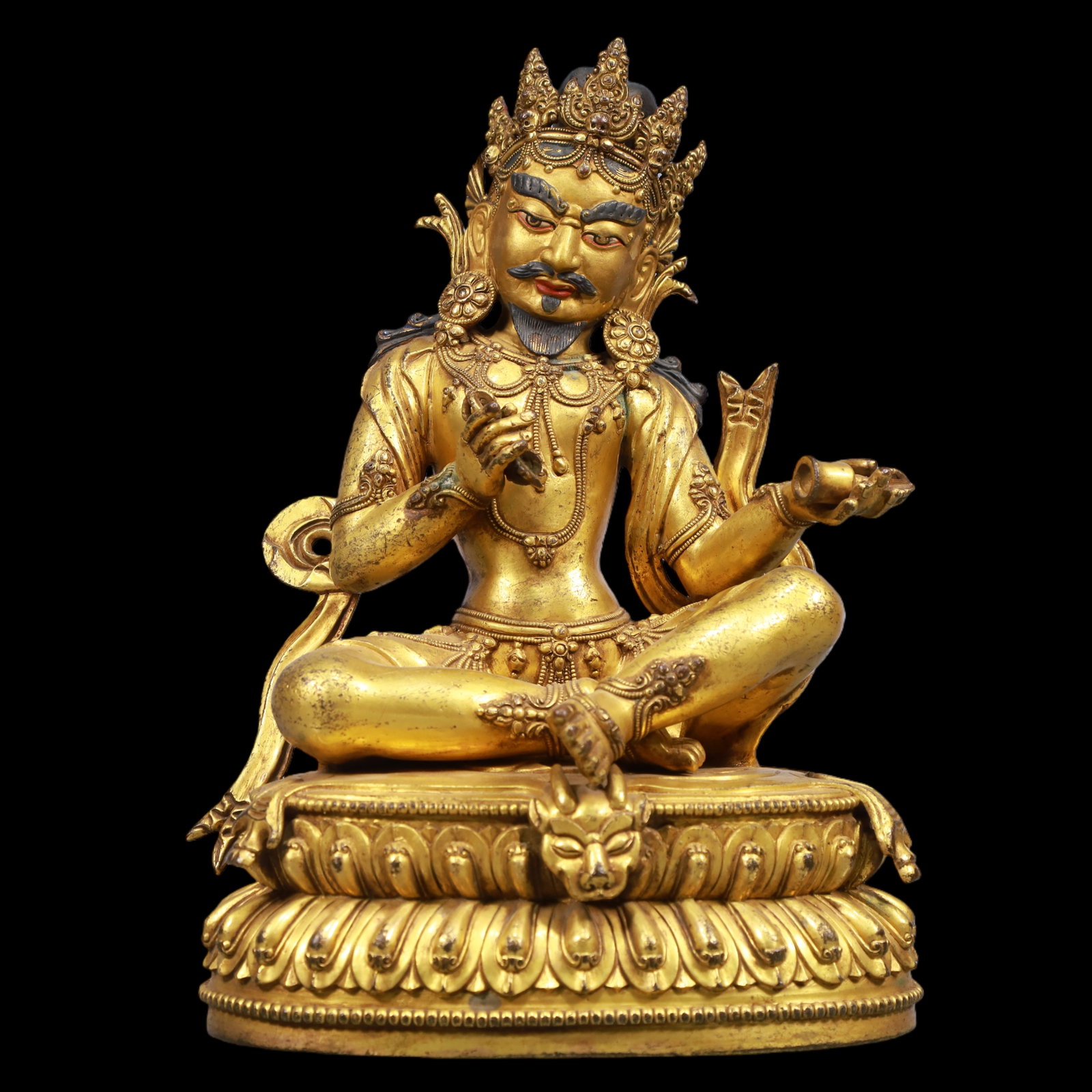 An Exquisite Gilt Bronze Statue of Mammon: An Exquisite Gilt Bronze Statue of Mammon Ming Dynasty, China Size:7.5inx5.5inx10.8in Weight:3750g铜鎏金财神佛像 中国明代