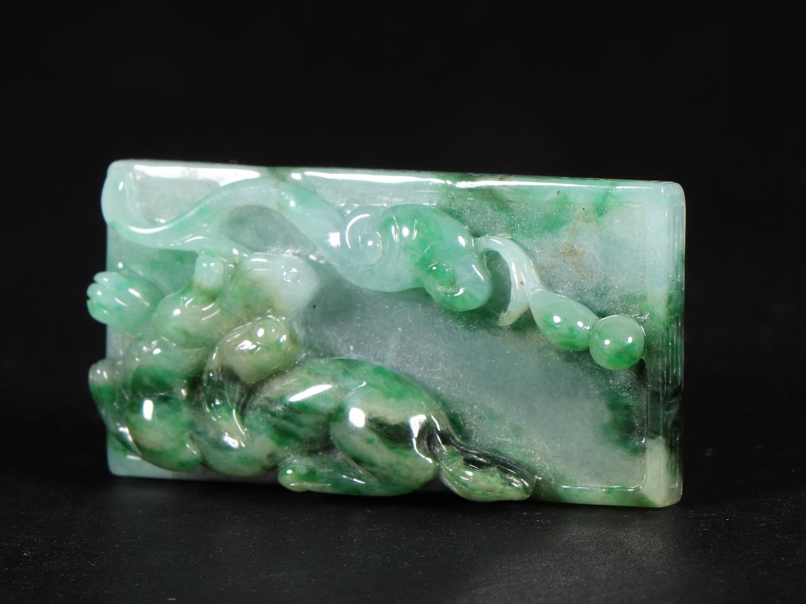 An Exquisite Jadeite Auspicious Beast Pattern Ornament - 2