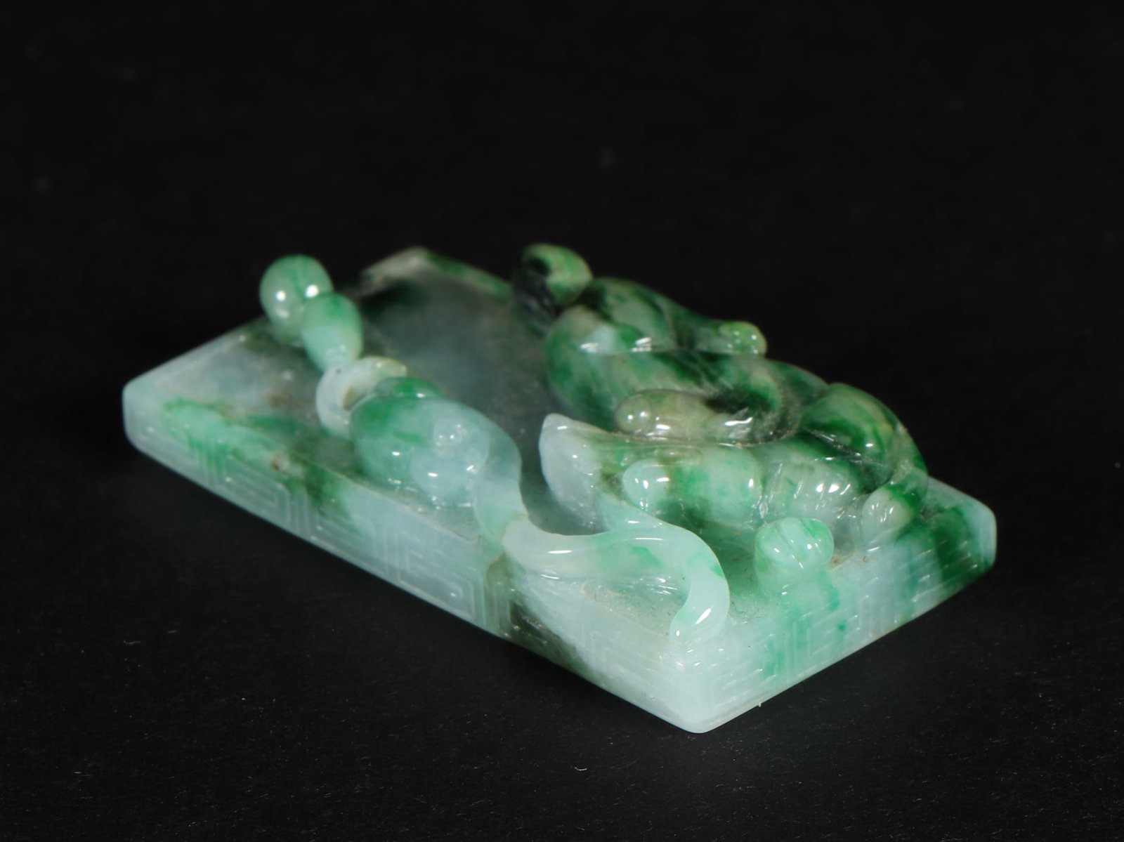 An Exquisite Jadeite Auspicious Beast Pattern Ornament - 9