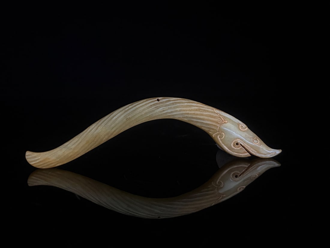 An Exquisite White Jade Dragon - 2