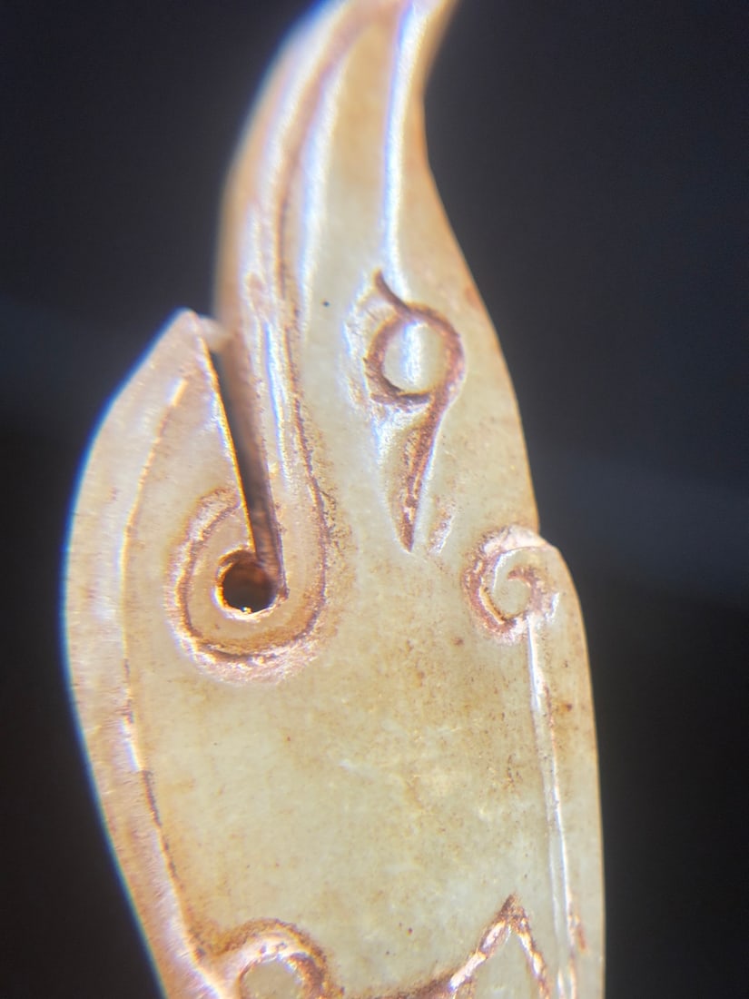 An Exquisite White Jade Dragon - 7