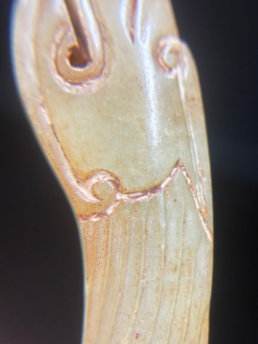 An Exquisite White Jade Dragon - 8