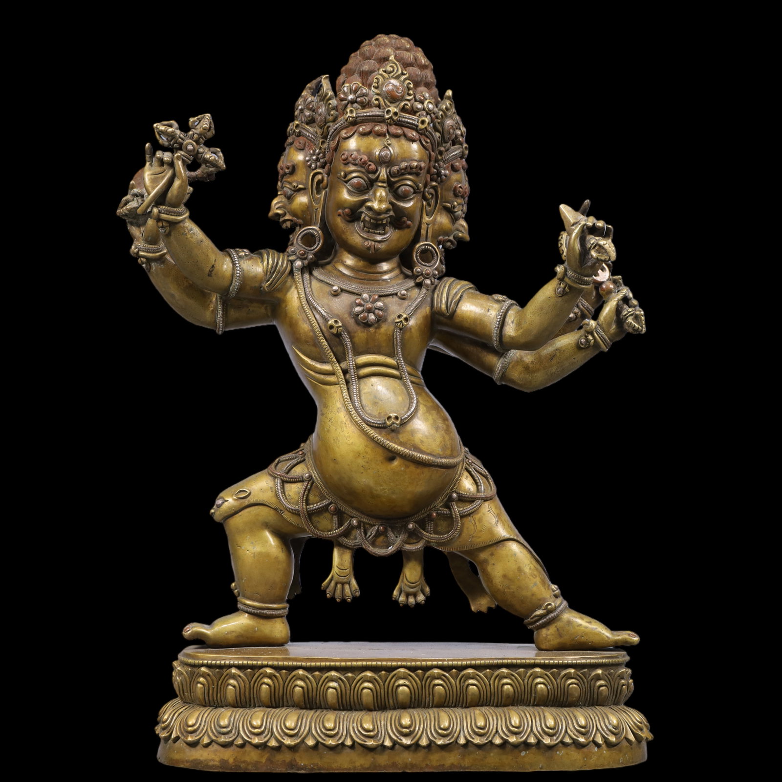 An Exquisite Coppery Statue of Vajra: An Exquisite Coppery Statue of Vajra Ming Dynasty, China Size:10.6inx4.7inx16.5in Weight:9350g铜金刚佛像 中国明代 Size:27cmx12cmx42cm Weight:9350g