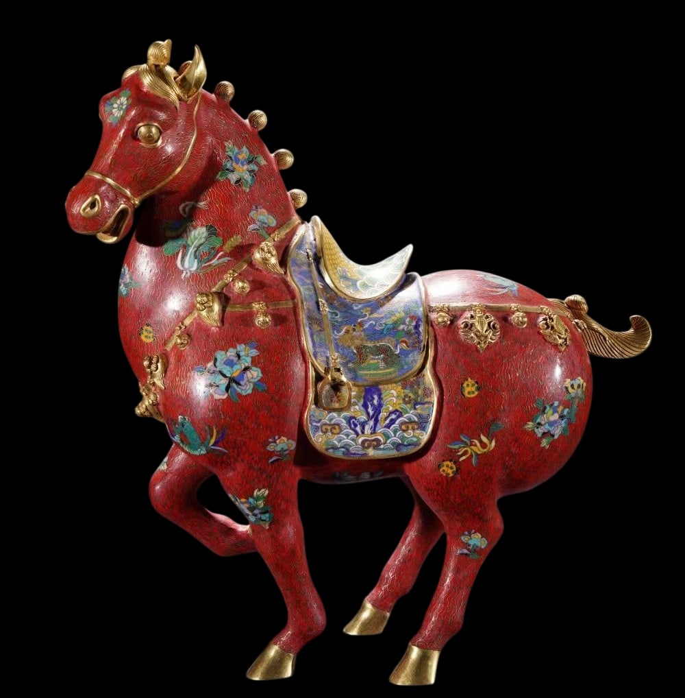 A Exquisite Cloisonne Horse Ornament: A Exquisite Cloisonne Horse Ornament Qing Dynasty, China Qianlong Four-character Mark Size:16.9inx16.1in Weight:11KG景泰蓝唐马摆件