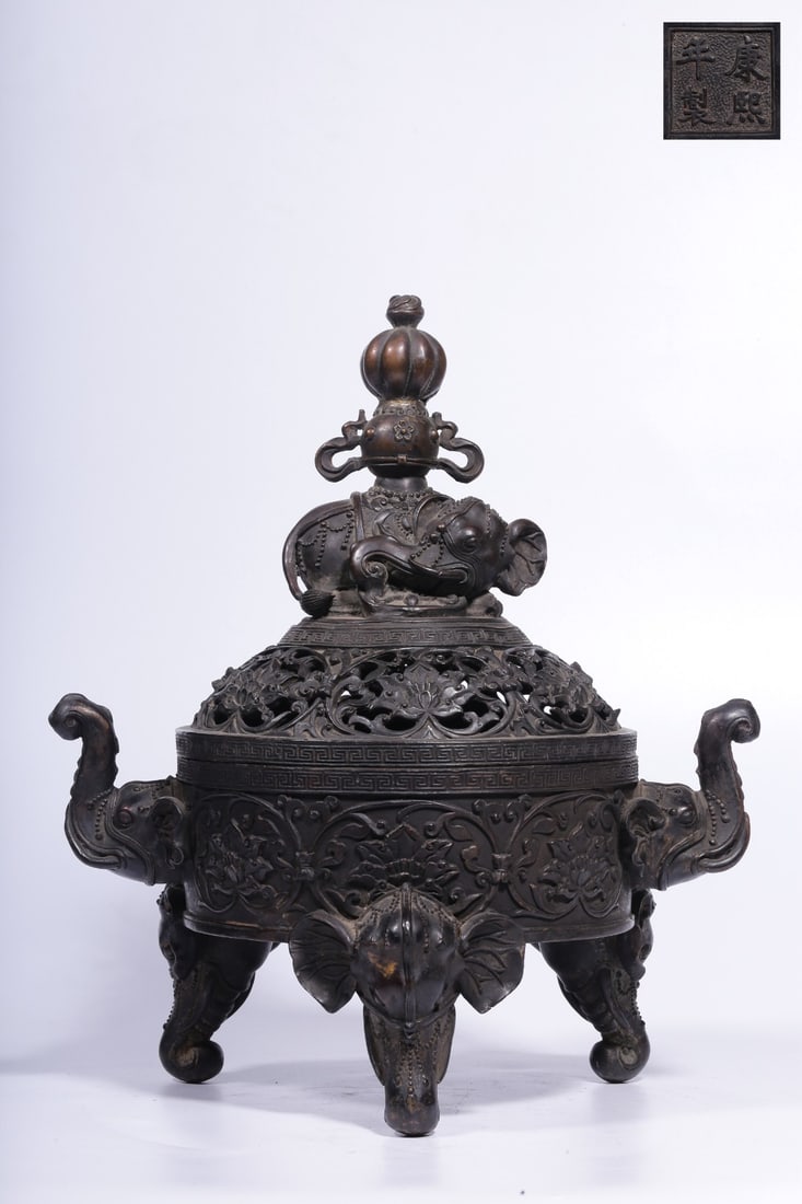 An Exquisite Bronze Flower Pattern Double-Ears and Tripod Censer (1 of 12)