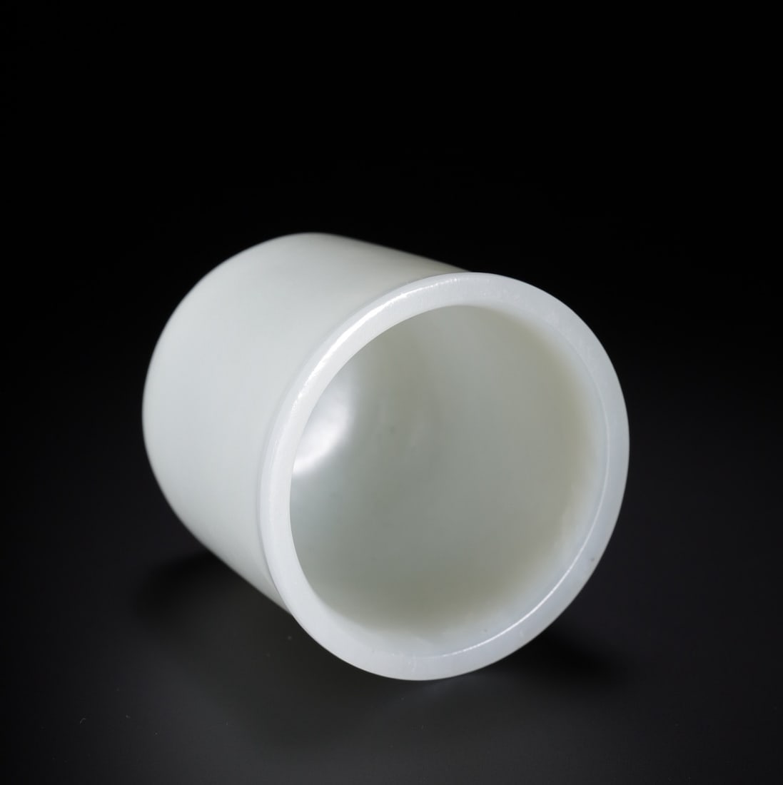 An Exquisite White Jade Cup - 5