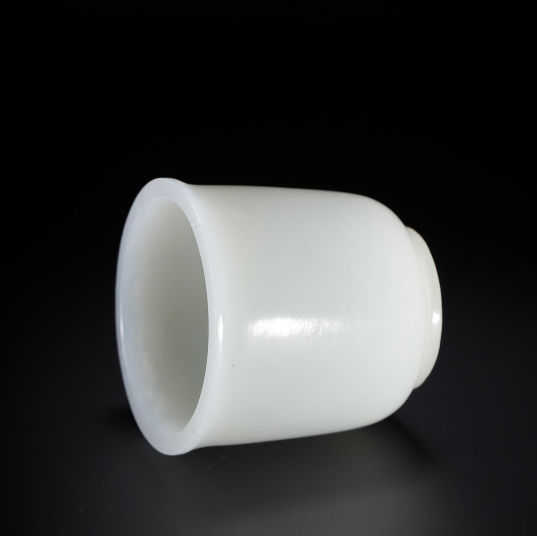 An Exquisite White Jade Cup - 6