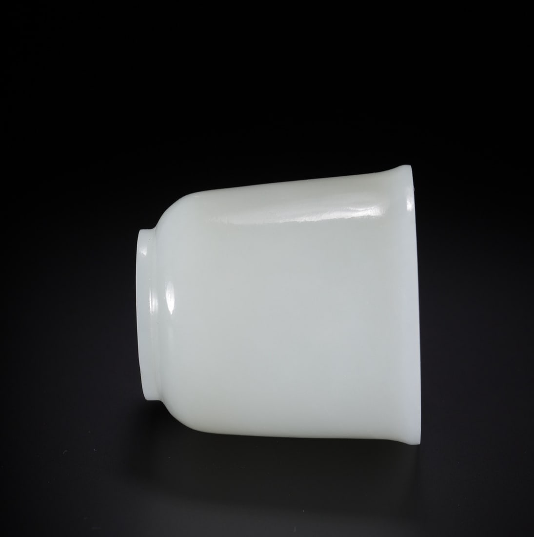 An Exquisite White Jade Cup - 9